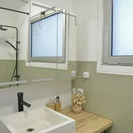 Chez Flore Apartment